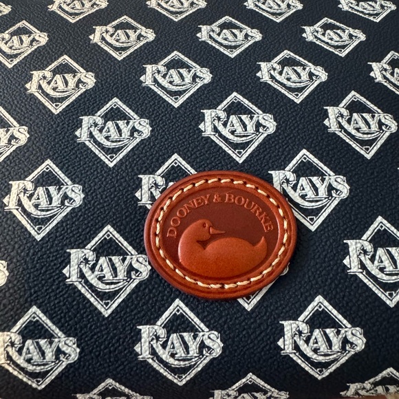 Tampa Bay Rays Dooney & Bourke Crossbody Bag - Picture 4 of 9